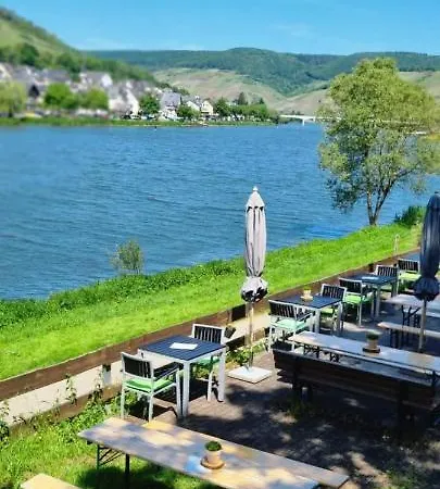 Hallenbach Appartement